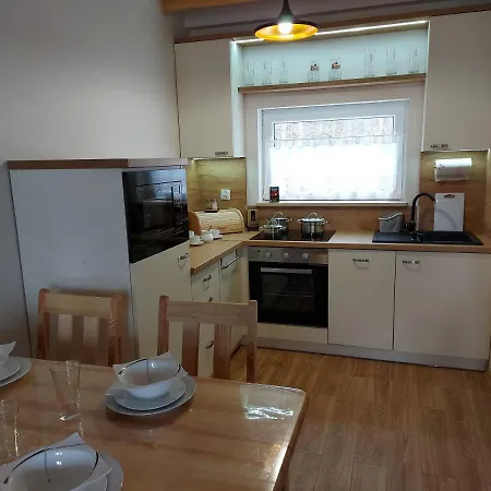 Sowi Kat - Z Baliami Oraz Tradycyjne לוביאטובו